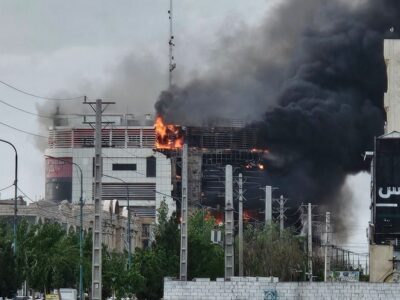 آتش‌سوزی شدید یک مرکز خرید در فاز ۴ اندیشه