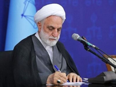 اژه ای:ناوهای شیطان بزرگ حتی جرئت نزدیک شدن به تنگه هرمز را نیز ندارند