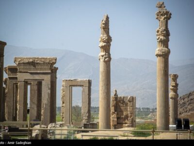 برگزاری کنسرت علیرضا قربانی و علی زندوکیلی در تخت‌جمشید و پاسارگاد