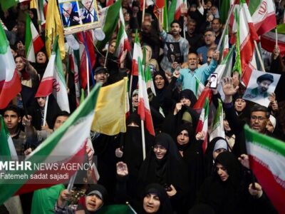 بعثت مجدد ملت ایران پس از انقلاب اسلامی اتفاق افتاد