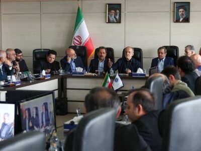 دولت موظف به پشتیبانی تولیدکنندگان، صادرکنندگان و کارآفرینان است