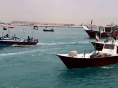 رژه شناورهای بسیج دریایی دیر در روز ملی خلیج فارس