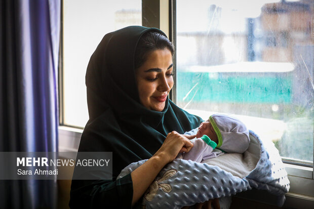 فرسودگی شغلی ماماها؛ نتیجه کمبود حمایت و سیاستگذاریهای ناهماهنگ