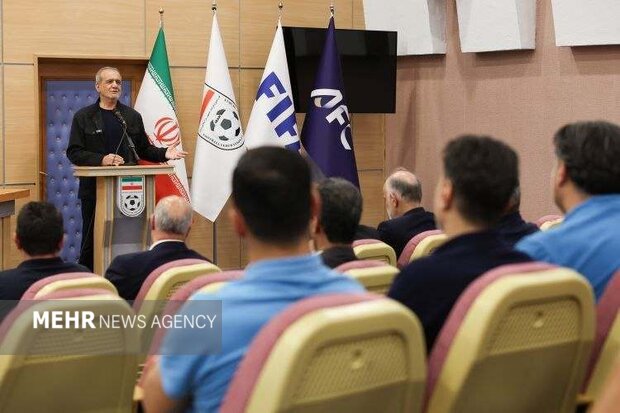 پزشکیان: امیدواریم با اقتدار پرچم پرافتخار ایران را به اهتزاز درآورید
