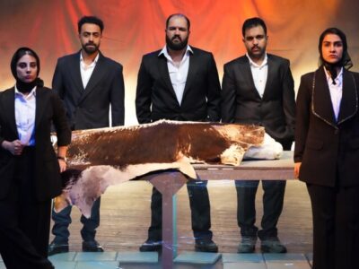 «گاوداری» و پستویی برای دفن پدر؛ برای زنده ماندن تئاتر تلاش میکنیم