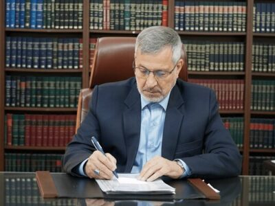 تکریم ارباب رجوع یکی از محورهای برنامه‌های هفته قوه‌قضائیه