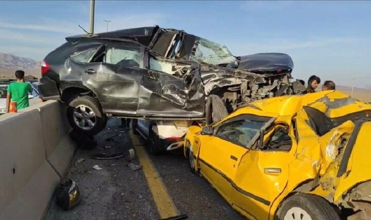 جزئیات تصادف مرگبار اتوبوس با مینیبوس در کاشان/ تعداد مجروحان اعلام شد