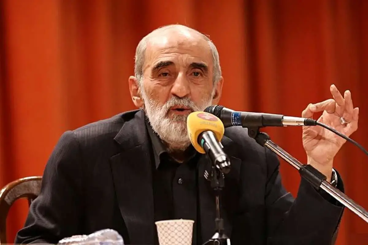 شریعتمداری : قُمپز درکردنهای ترامپ، به راه رفتن پنگوئنها شبیه است