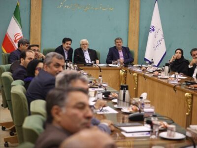 عارف: هنوز محرومیت‌زدایی به معنای واقعی اتفاق نیفتاده است‌