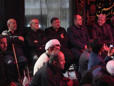 حضور رئیس جمهور در آیین روضه خانگی شهید علی لاریجانی