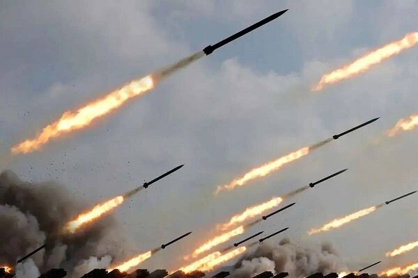 حمله موشکی و پهپادی به شیلترهای جنگنده‌ و یک رمپ بزرگ در پایگاه الازرق