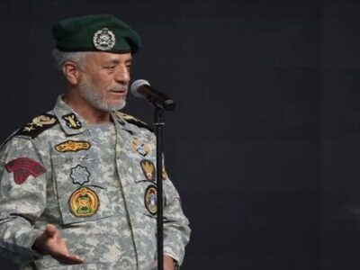 دریادار سیاری: تسلیم شدن در قاموس ملت ایران جایگاهی ندارد