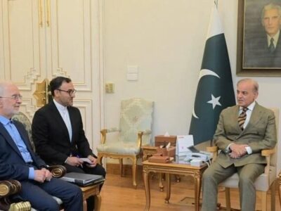 دیدار «مومنی» با نخستوزیر پاکستان در اسلامآباد