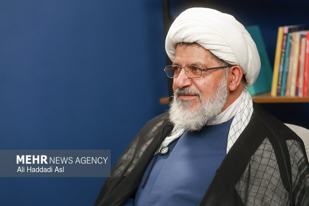 شیرازی: دنیا باید برای عاملان جنایت ناامن شود