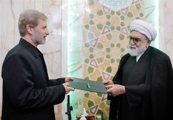  فرمانده کل ارتش خادم حرم امام رضا (ع) شد