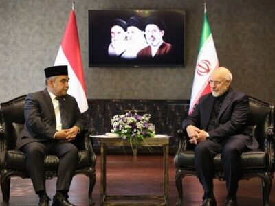 قالیباف: کسی میتواند با آمریکا مذاکره کند که آماده جنگ باشد