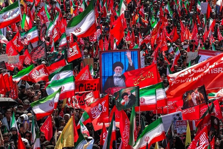قیام به احترام آقای شهیدمان