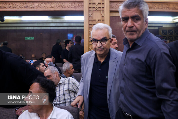 چهرههای سینما، ورزش، هنر و فرهنگ در مجلس یادبود اکبر عبدی/ از علی دایی و فردوسیپور تا پرستویی و جبلی از آوازخوانی اصفهانی تا سخنرانی جبلی، طهماسب، پرستویی و داودی