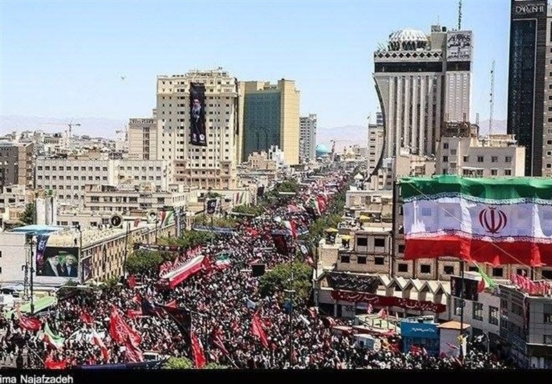 گزارش میدانی تسنیم از مراسم وداع و تشییع مردم ولایتمدار با امام شهید در مشهد گزارش میدانی تسنیم از مراسم وداع و تشییع مردم ولایتمدار با امام شهید در مشهد