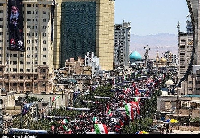 گزارش میدانی تسنیم از مراسم وداع و تشییع مردم ولایتمدار با امام شهید در مشهد گزارش میدانی تسنیم از مراسم وداع و تشییع مردم ولایتمدار با امام شهید در مشهد