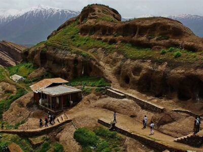 400 پله تا دژی که جهانی شد/ روایت یک روز در الموت قزوین