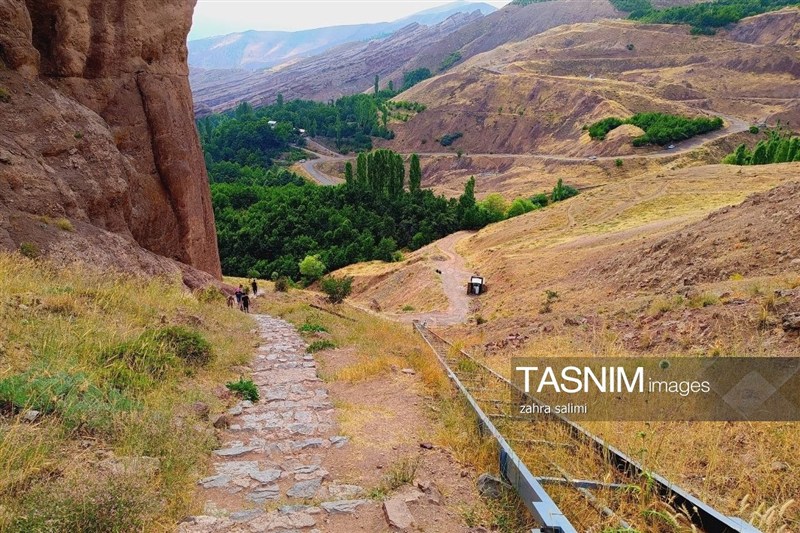 400 پله تا دژی که جهانی شد/ روایت یک روز در الموت قزوین