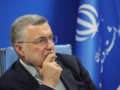 آقای وزیر؛ بیمار با سیاست درمان نمی‌شود!