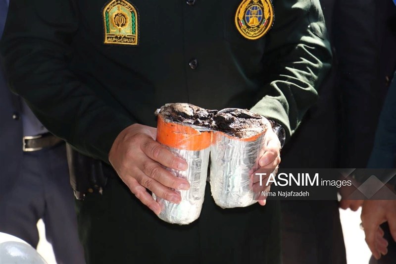 انهدام 9 باند فروش و کشف 650 کیلو مواد مخدر در خراسان رضوی یگان ویژه نیروی انتظامی , مواد مخدر , قاچاق مواد مخدر , پلیس مبارزه با مواد مخدر , خراسان رضوی , اخبار استان خراسان رضوی , مشهد مقدس , اخبار مشهد , دستگیری ,