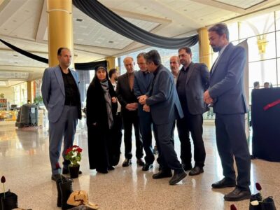 بازدید وزیر راه و شهرسازی از روند جابه‌جایی زائران در فرودگاه مشهد
