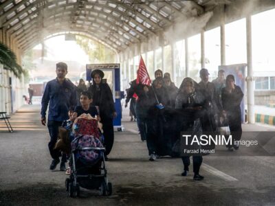 ببینید| وداع زائران با کربلا/ اشک‌هایی که پشت مرز مهران جا ماند