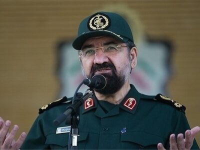 دیدار سرلشکر رضایی با خانواده شهید لاریجانی