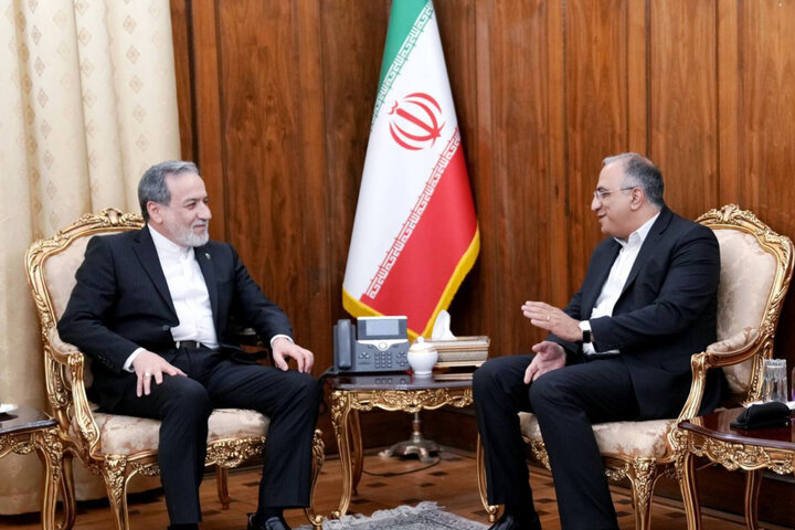 دیدار نماینده مسیحیان ارامنه شمال کشور با وزیر امور خارجه