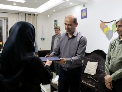مسئولان دشتی با خانواده خبرنگار فقید شهرستان دیدار کردند