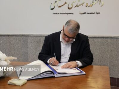 معتمدیان: در روزهای سخت، دولت پای کار مردم و مردم پای کار خواهند ماند