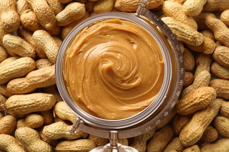کره بادام زمینی چاق می‌کند یا لاغر؟ هر آنچه باید درباره مصرف آن بدانید