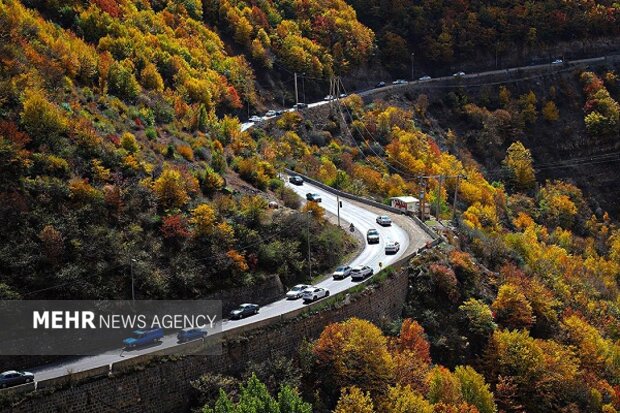 کندوان آزادراه مسافران و بست بومیان؛ وقتی جاده زندگی را متوقف میکند کندوان آزادراه مسافران و بست بومیان؛ وقتی جاده زندگی را متوقف میکند