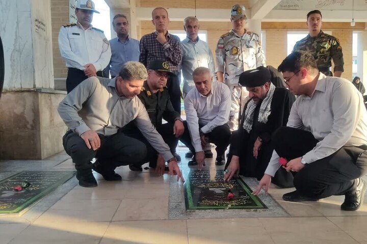 آئین مهمانی لالهها در گناوه برگزار شد آئین مهمانی لالهها در گناوه برگزار شد