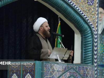 امام جمعه فومن: ایران در دفاع از منافع ملی از کسی اجازه نمیگیرد