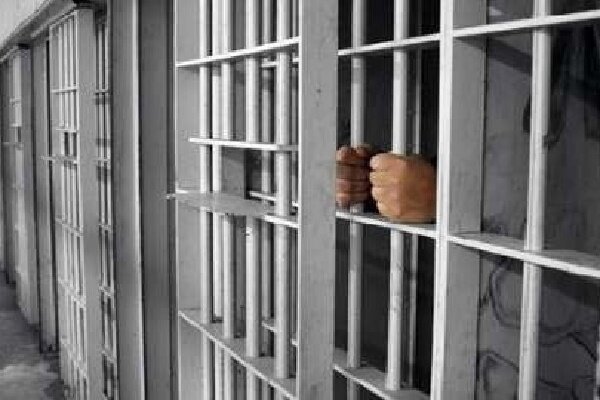 انتقال زندانهای کشور به خارج از بافتشهری در دست پیگیری است