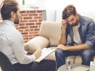 این جمله‌ها را به فرد مضطرب نگویید؛ حالش را بدتر می‌کند