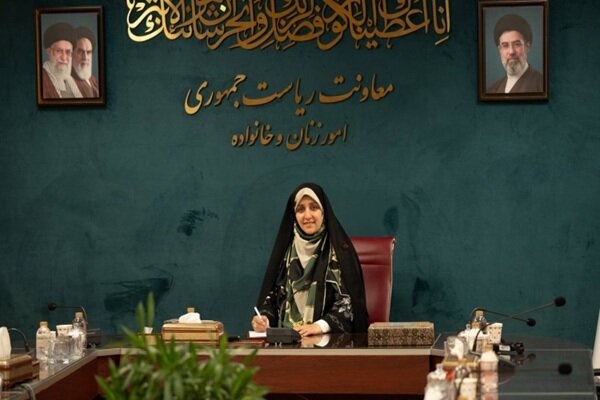 بهروز آذر: نباید زنان باحجاب و کم‌حجاب را مقابل یکدیگر قرار دهیم