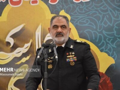 دریادار ایرانی: امکان زمین‌گیر کردن دشمن را در هر نقطه‌ای داریم