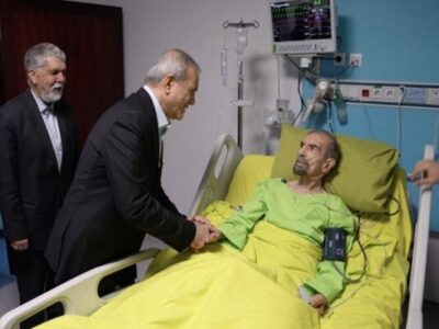 رئیس جمهور از موسوی گرمارودی عیادت کرد