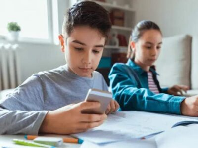 رابطه میان بازیهای آنلاین، سرگرمیهای دیجیتال و عملکرد تحصیلی دانشآموزان و دانشجویان