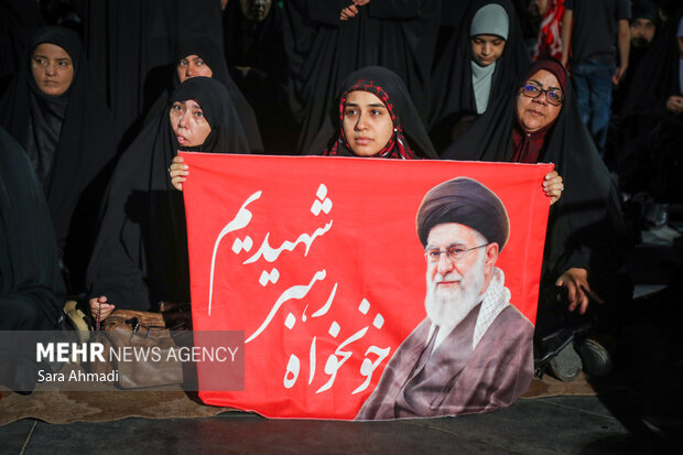 روایت دختر خراسانی در جنوب؛ از قاب مامایی تا سنگر خیابان
