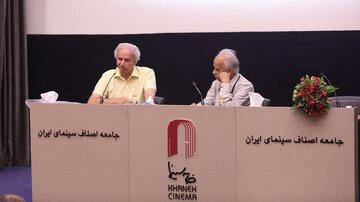 روزنامه‌نگاری که هیچ‌کس به اندازه‌اش با هنرمندان، موسیقیدانان و ورزشکاران عکس ندارد