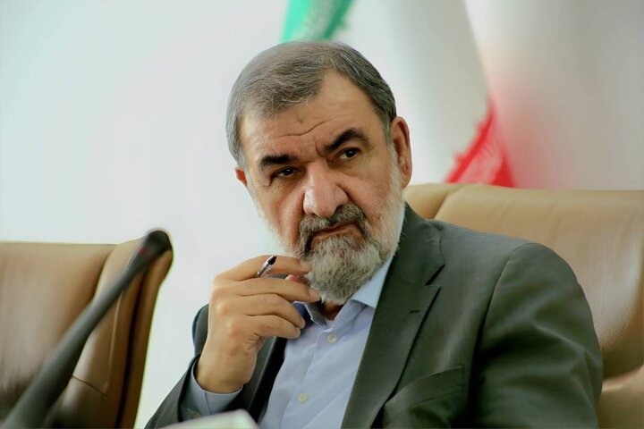 سرلشکر رضایی: آمریکایی‌ها باید اطمینان ما را جلب کنند