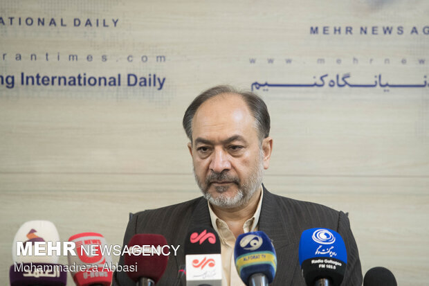 صدرالحسینی: دست ایران برای مقابله با محاصره هوایی بسته نخواهد بود
