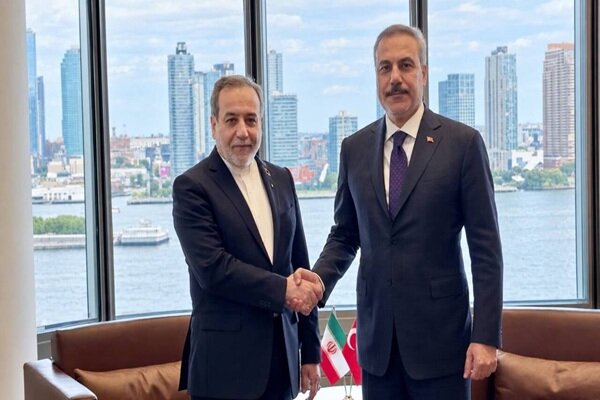 گفتگوی وزیران خارجه ایران و ترکیه