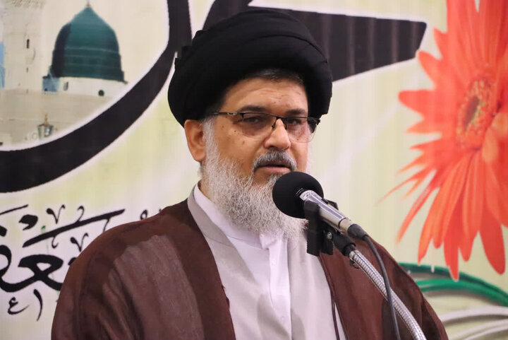 امام جمعه بافق خواستار رفع موانع ازدواج و فرزندآوری شد